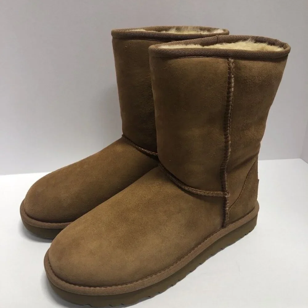 UGG Women’s Classic Short II Chestnut Winter Boots, Size 7M